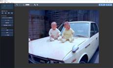 モニター画面に映る車

低い精度で自動的に生成された説明